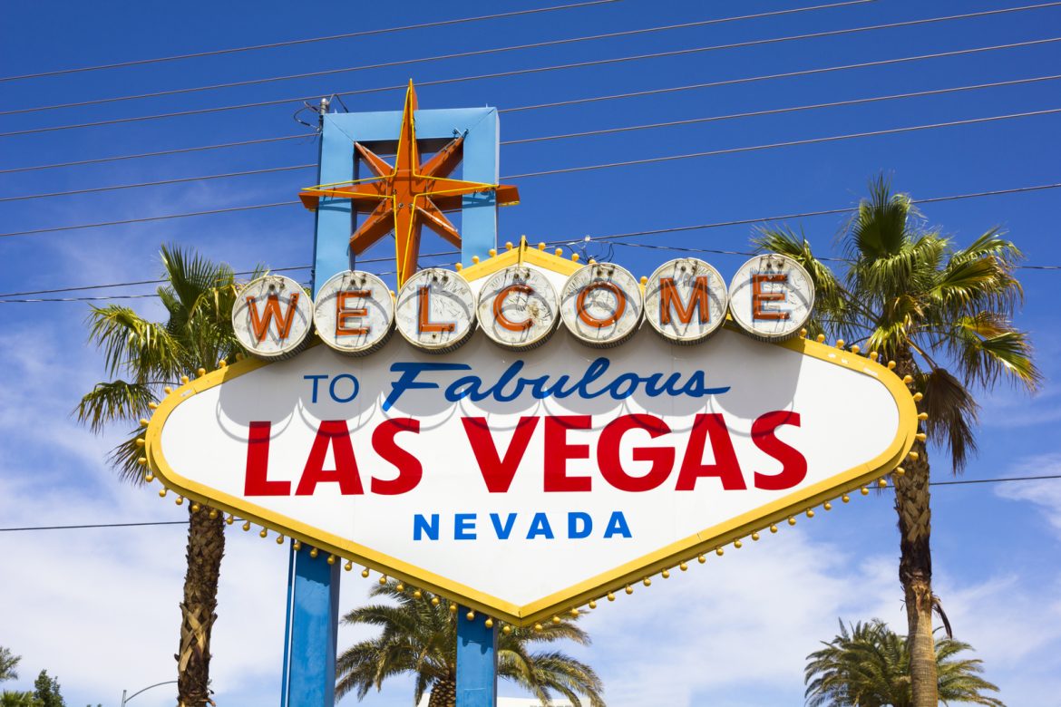 13429206_the-view-of-welcome-to-fabulous-las-vegas-sign Las Vegas sign